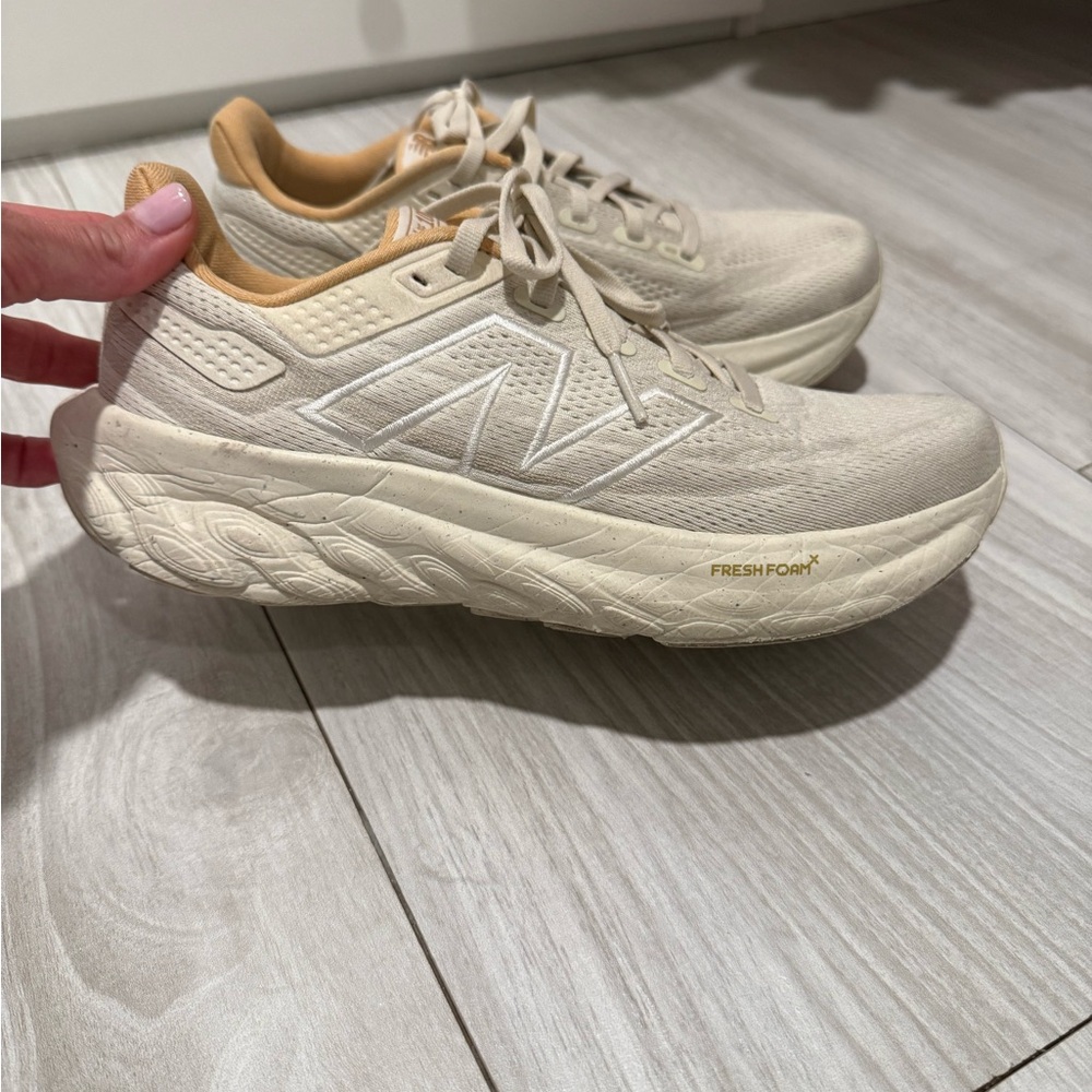 New Balance 1080 Fresh Foam in Cream / Gold